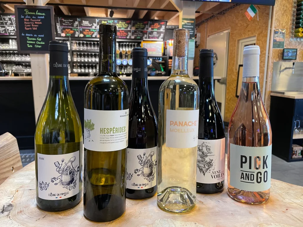 Au 359 Brewsquare, il n'y pas que des bières. Vous retrouverez également des vins rouges, blancs ou rosés, tout est sélectionné par notre partenaire locale.